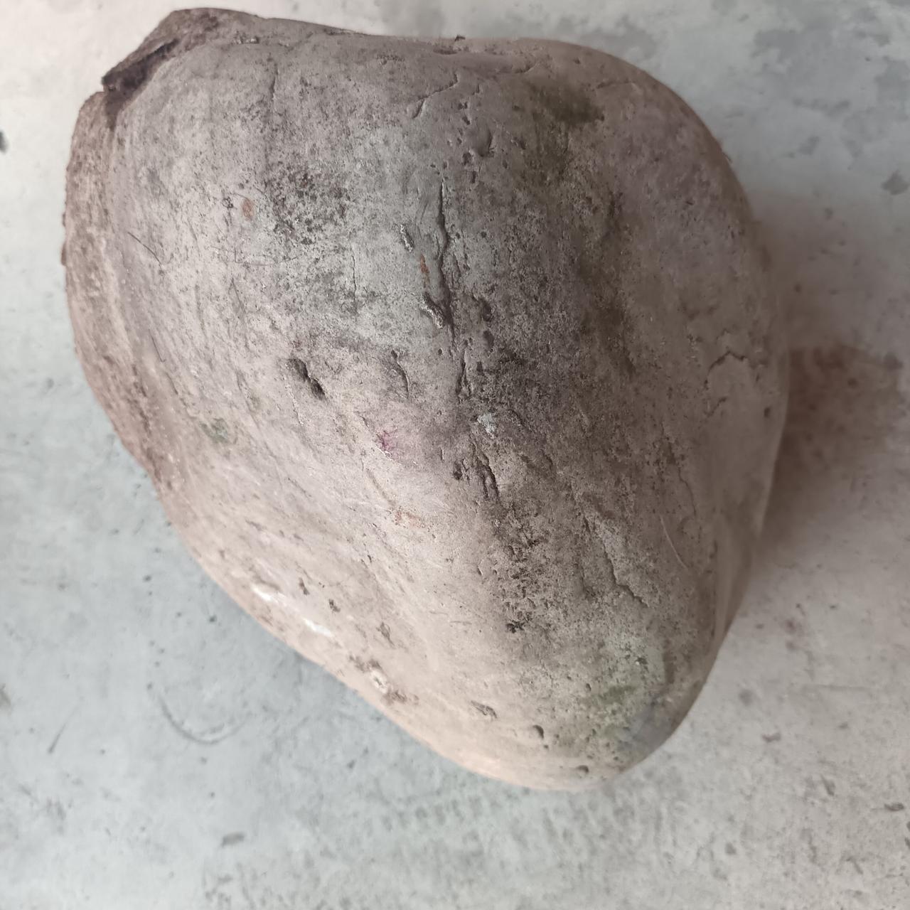 请专家看一下这个是不是玉石