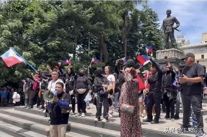 菲律宾前总统罗德里戈·杜特地的支持者对国际刑事法院驳回其临时释放上诉的决定感到意