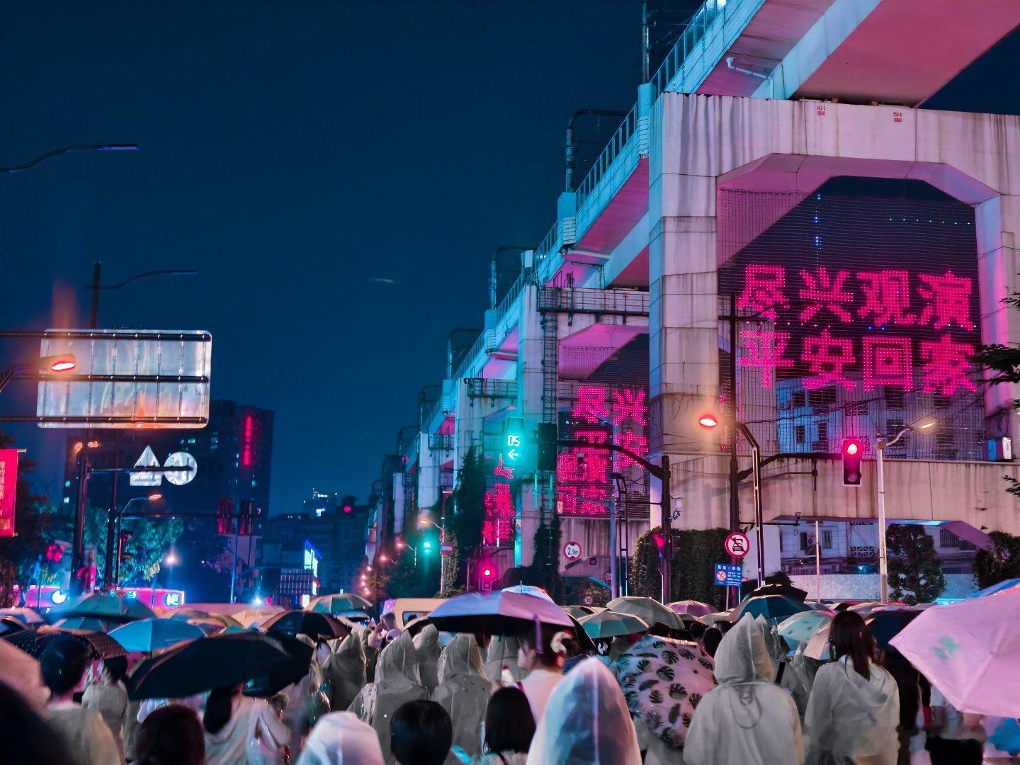 进入了两朵云的世界 
