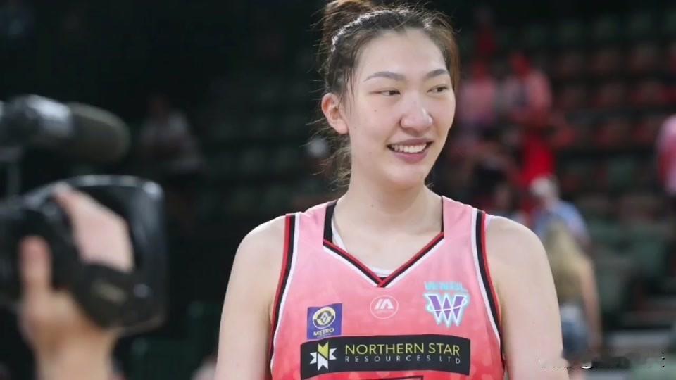 韩旭伤愈归来势不可挡
伤愈归来的中国主力中锋韩旭加盟澳大利亚联赛，代表珀斯山猫队