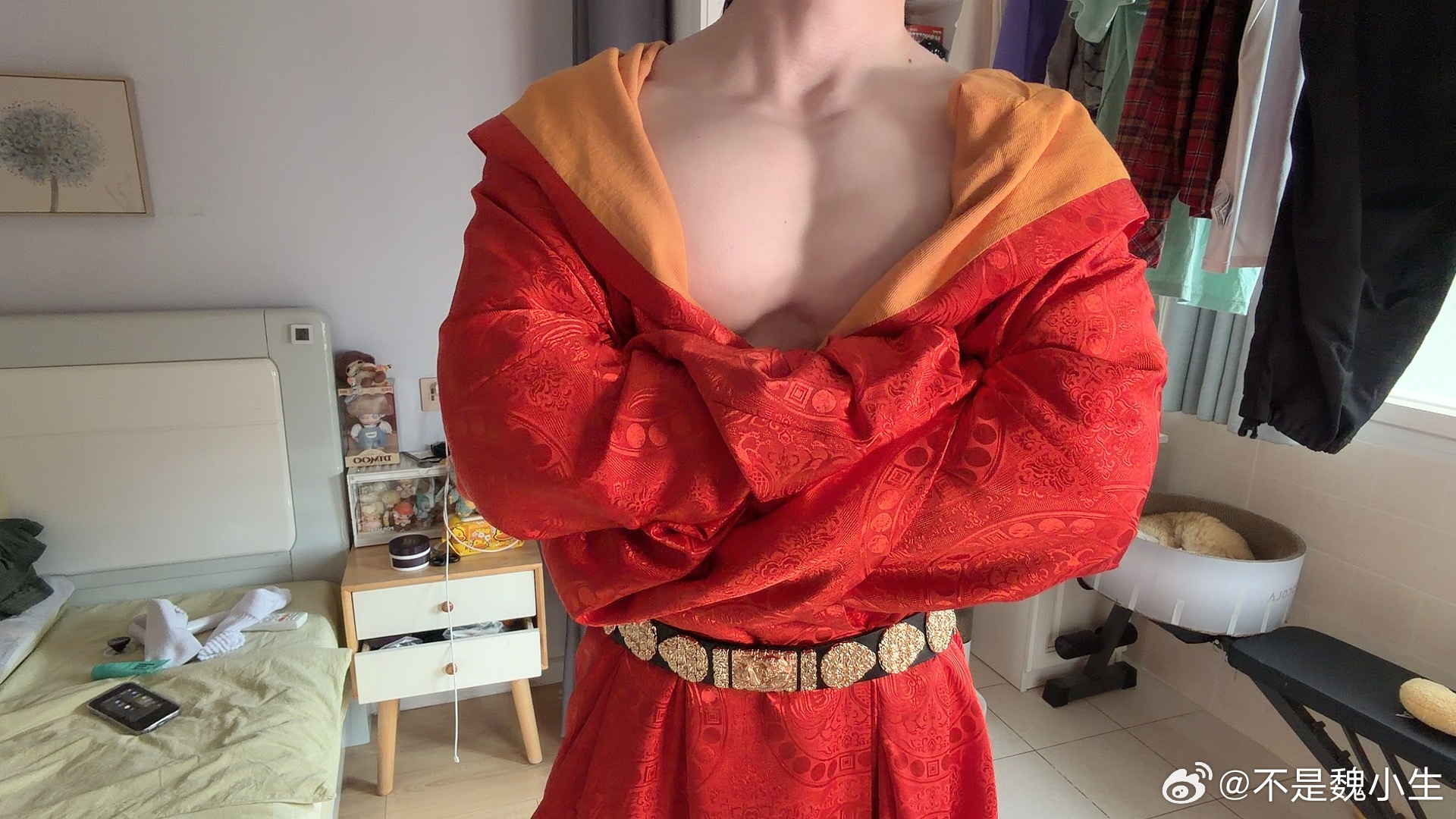 好久不穿了…也没机会穿出门… 