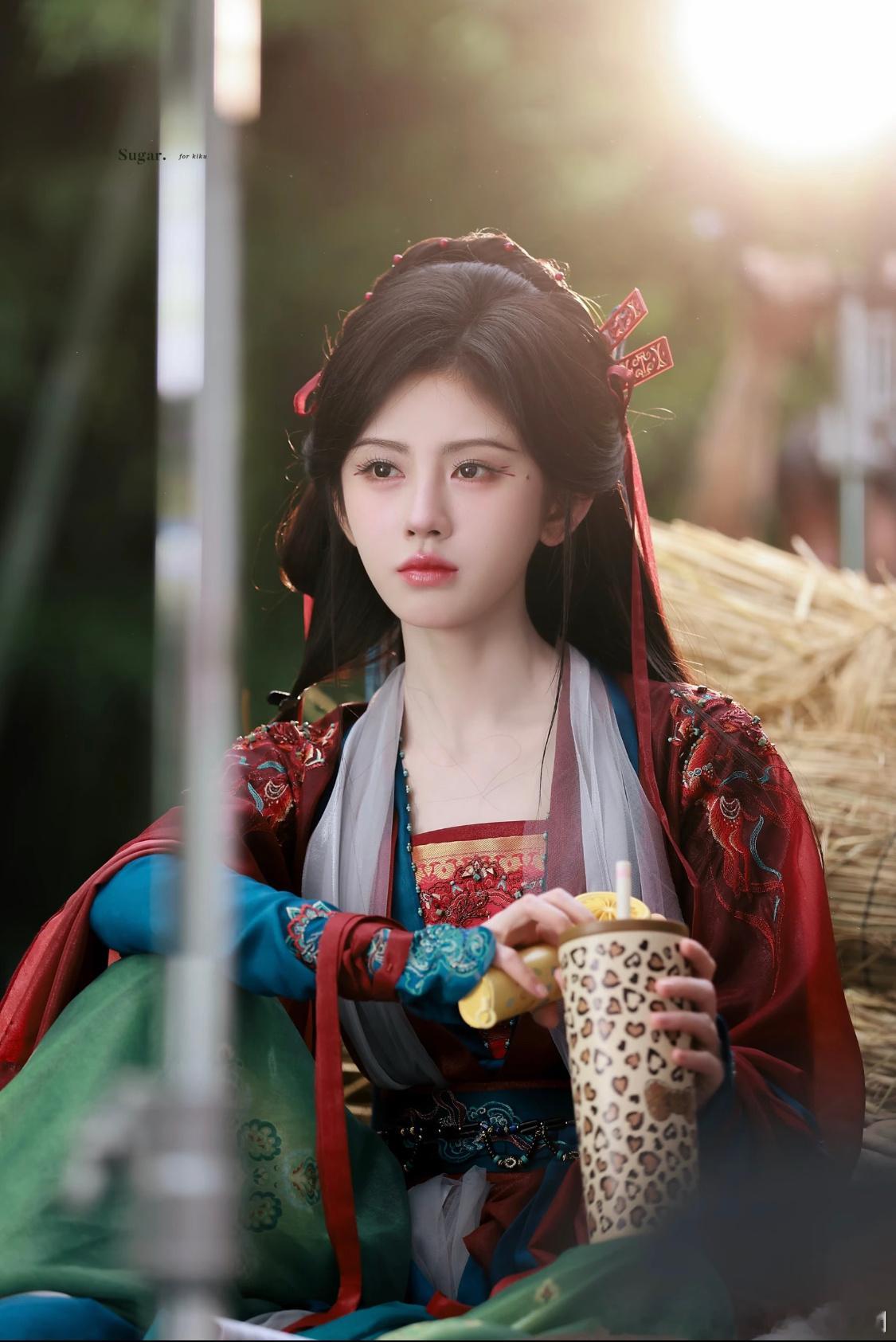 鞠婧祎     想升级 蜜橘们帮忙路评下谢谢