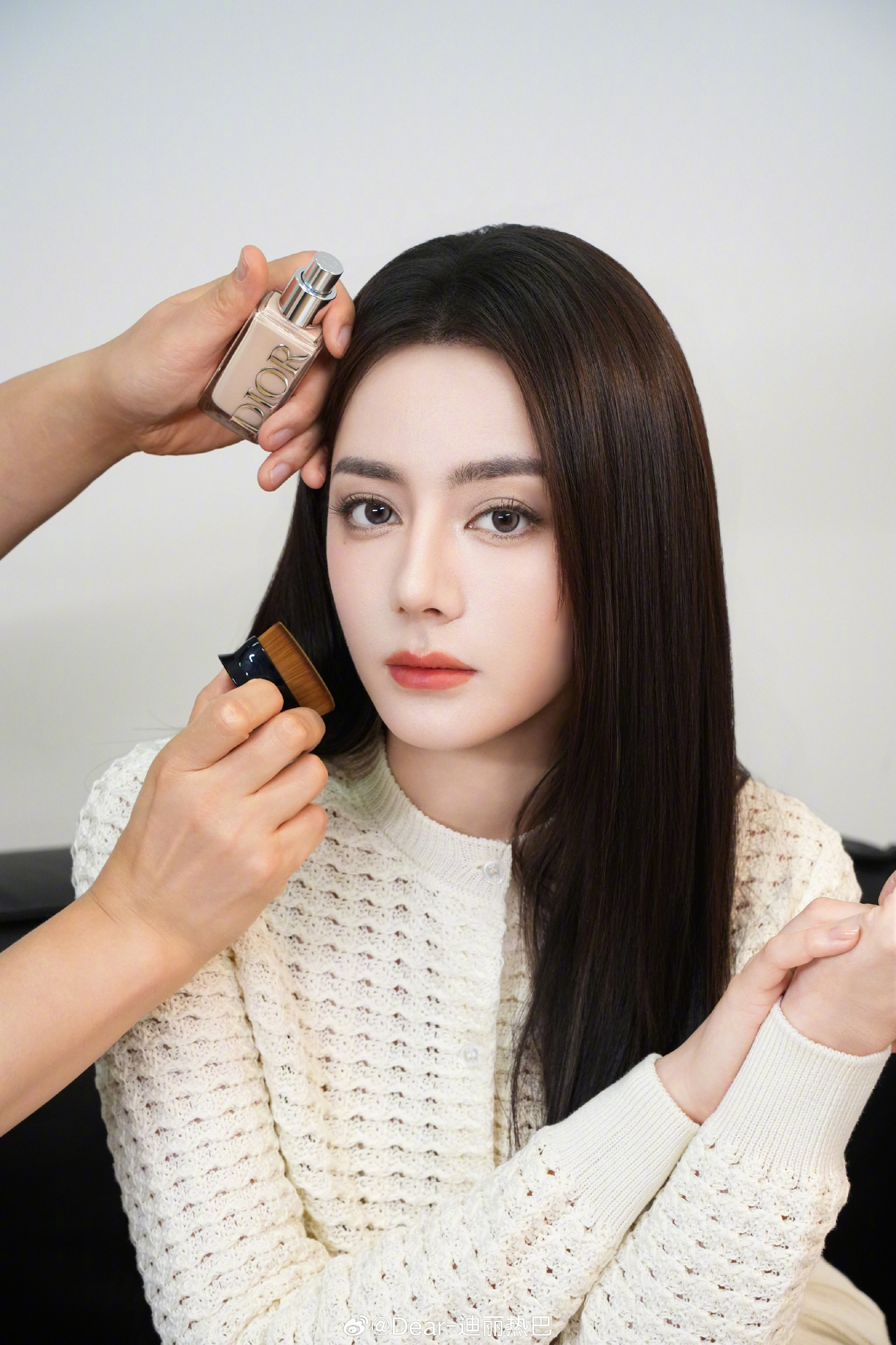 迪丽热巴[超话]迪丽热巴巴黎时装周 dlrb 迪奥全球品牌大使迪丽热巴 dlrb
