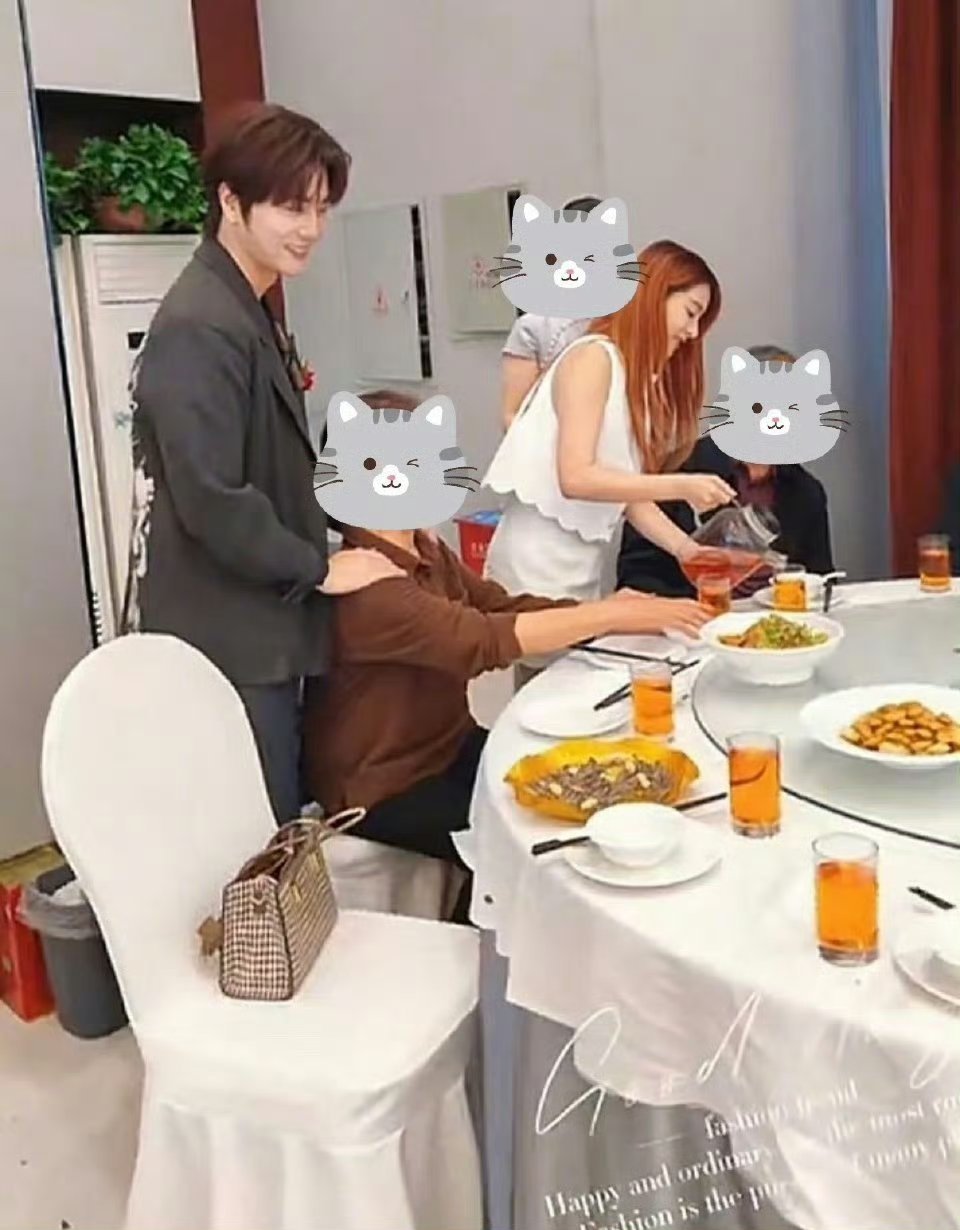 陆虎送妹妹出嫁他妹妹也好漂亮啊！！！兄妹俩感情真好[拜托][拜托] ​​​