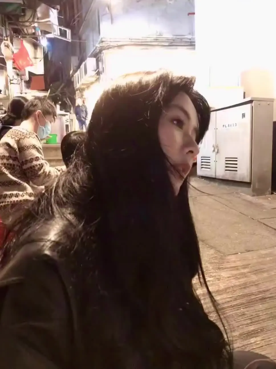 靠退让和妥协维持的感情,迟早会散,真诚要留给同样真诚的人.