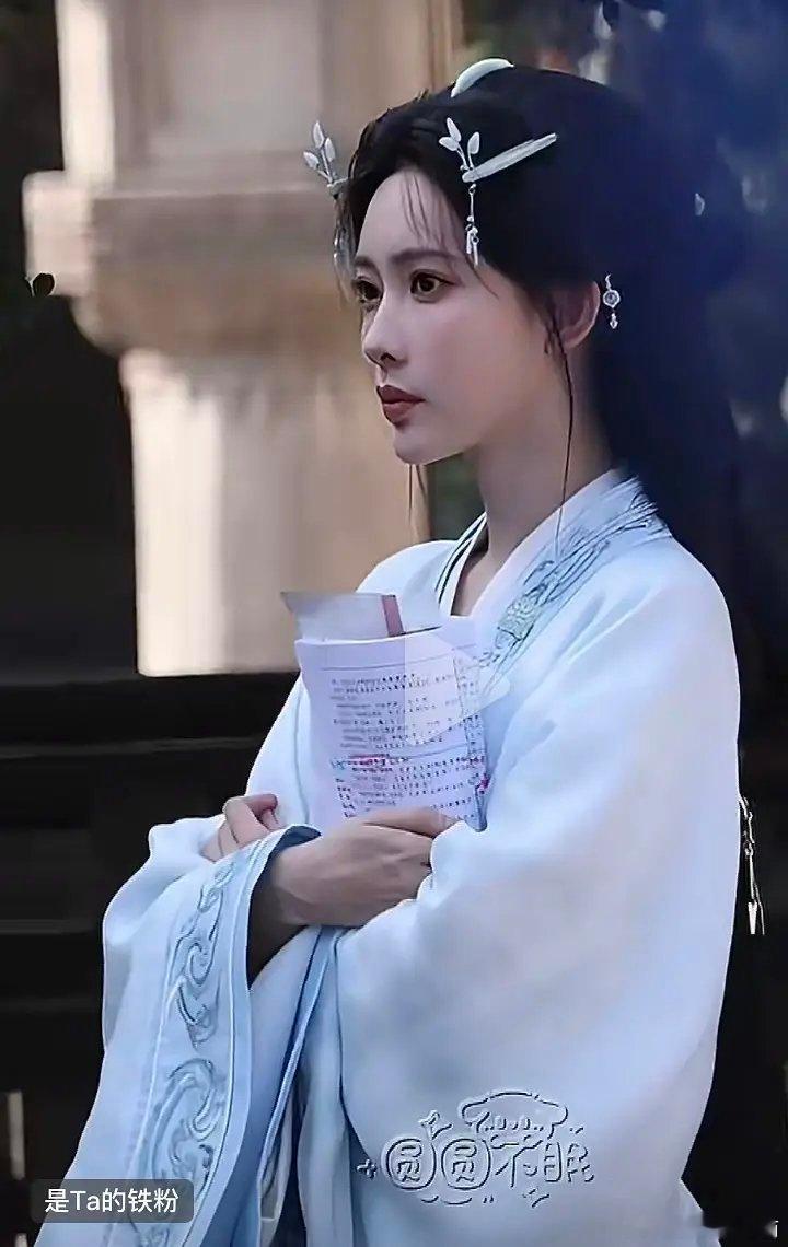 将门独后有一种穷穷的感觉，孟姐看起来这状态也很疲惫呀。 