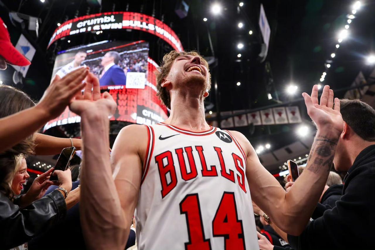 吉迪三双，76人被逆转！
 
家人们，76人这场输得太憋屈，上半场领先24分，最