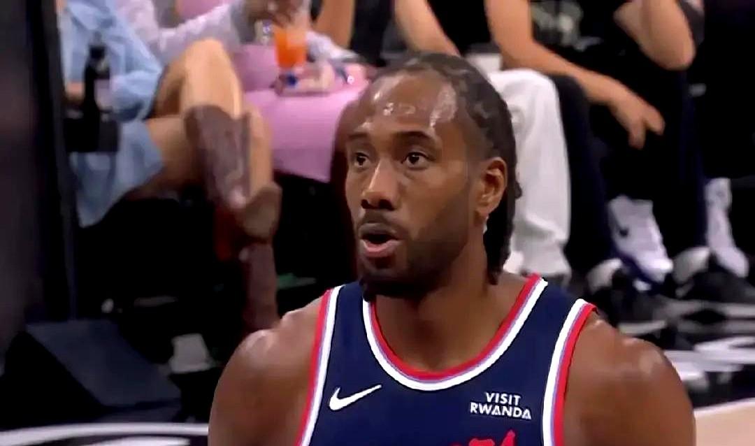 快船这回真够硬气！客场138比109狂屠国王29分，不仅终结了窝心的两连败，还直