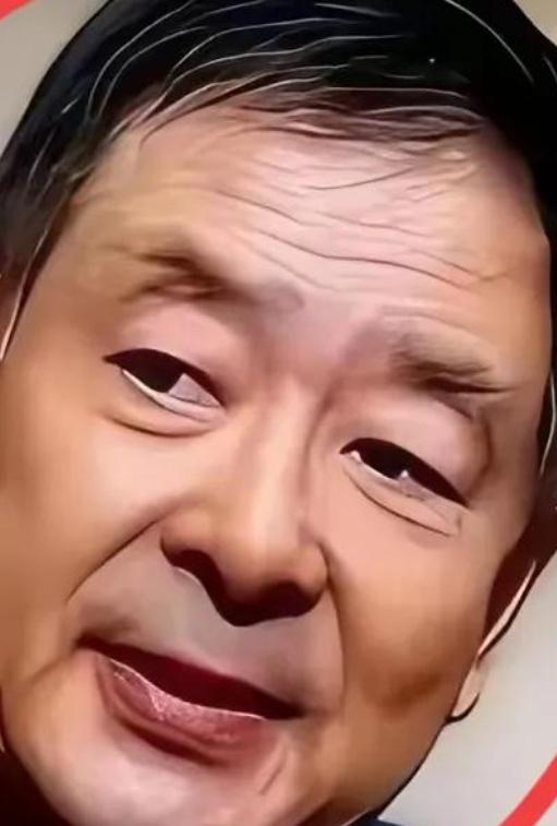 凌晨1点的北京城，车水马龙的喧嚣早已退潮，取而代之的是一种令人窒息的静谧。在大多