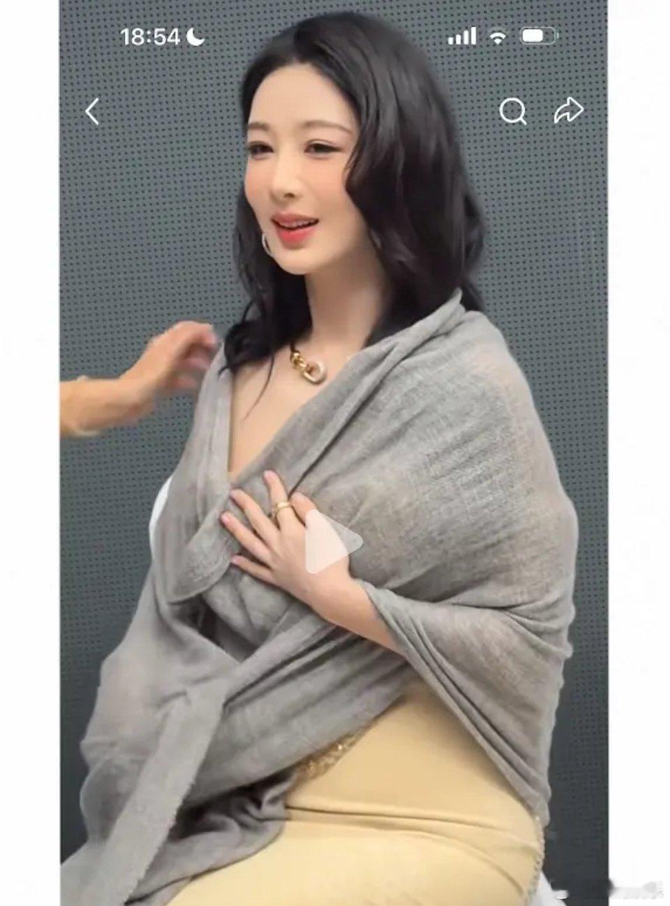 杨紫少吃点吧，都胖成什么样了
