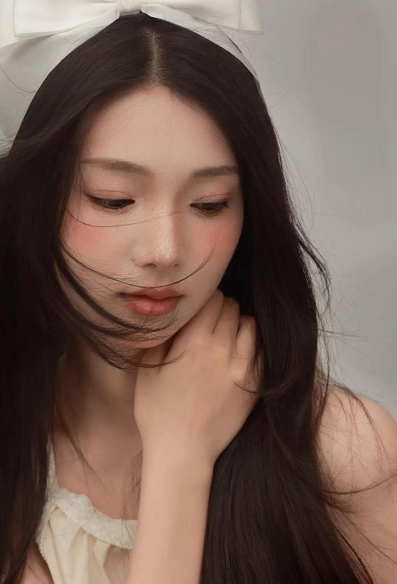 写真一组，Babyface，白里透红，与众不同，看过之后心情舒畅。普通美女拍照能