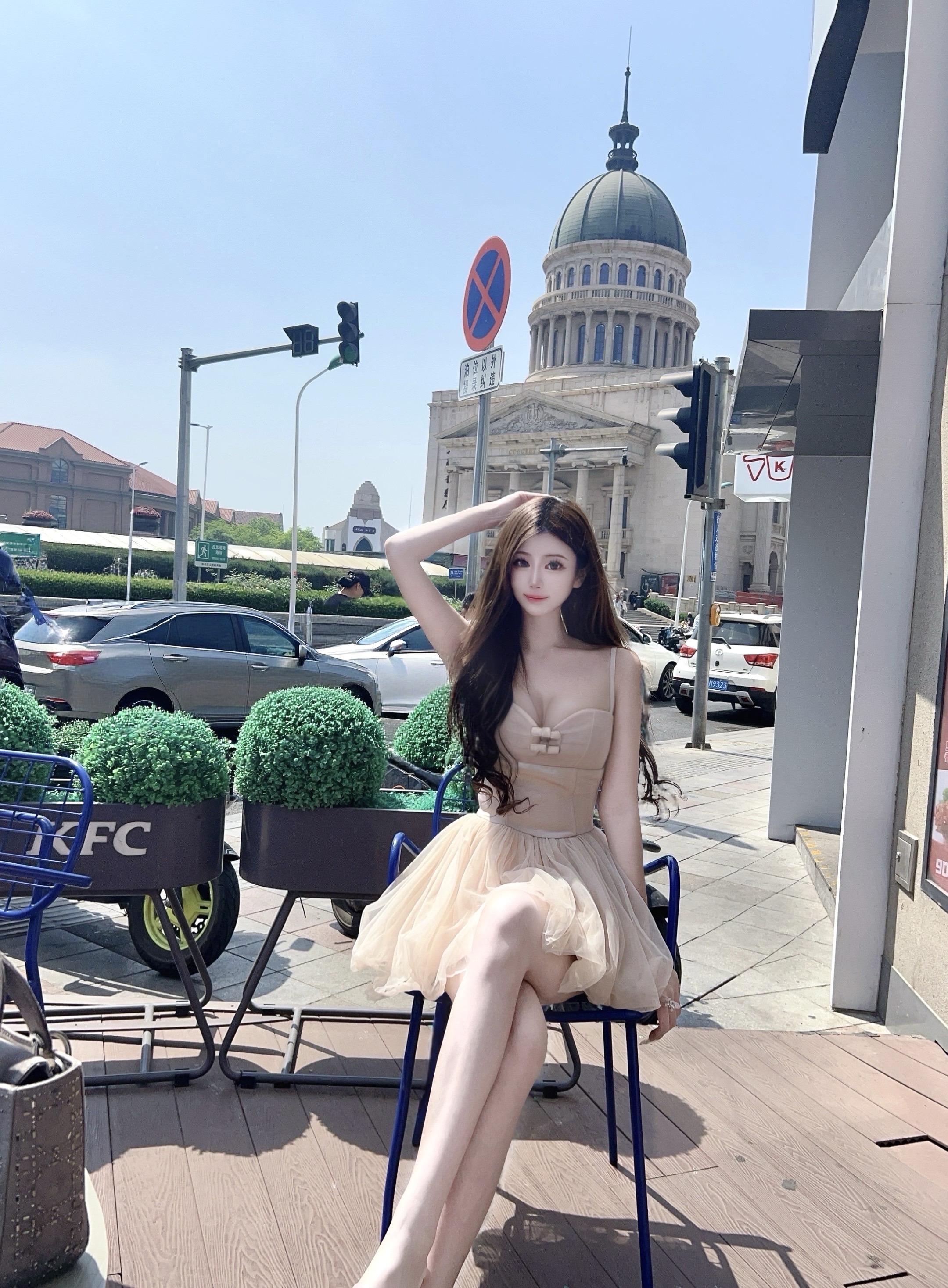 你像天使伫立在山顶