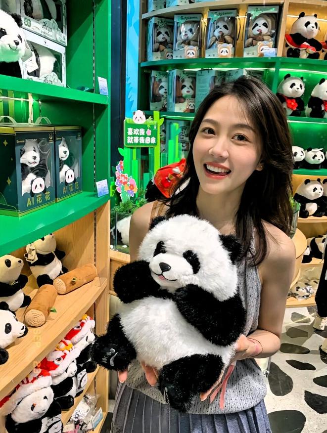 一位已婚女性的感慨：
 
没结婚之前，
总认为幸福的婚姻是经营出来的；
结了婚才