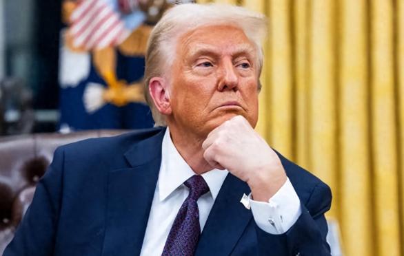 特朗普这波操作，直接把国际舆论看懵了，刚放话要动手，特朗普突然宣布美伊停火无限期