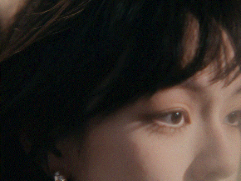 文淇又出新眼妆了 小文淇的眼妆总能给人惊喜！独特的下睫毛贴法让眼睛瞬间灵动翻倍，