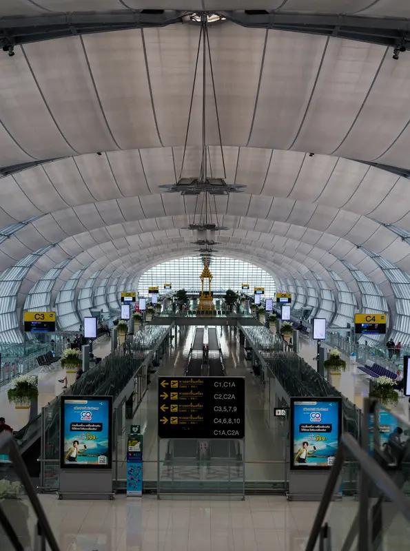 距离登机仅35分钟，女子在泰国机场1110元/g拿下周大福金镯子：泰国行直接回本