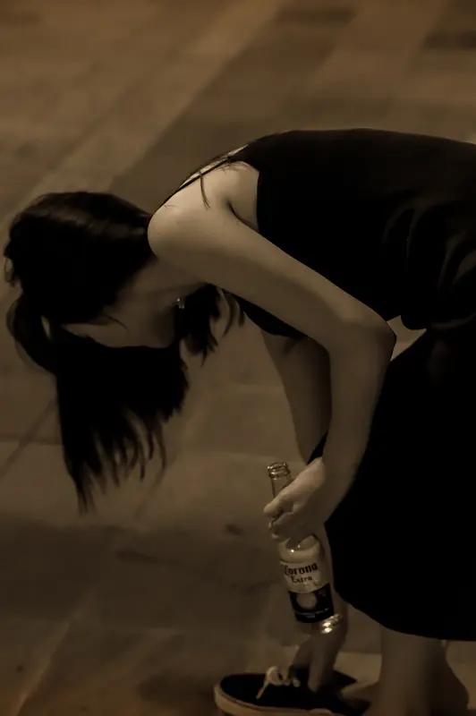 喝酒的最高境界是醉还是醒，这问题太有探讨价值了。有人觉得醉才是最高境界，醉了能忘