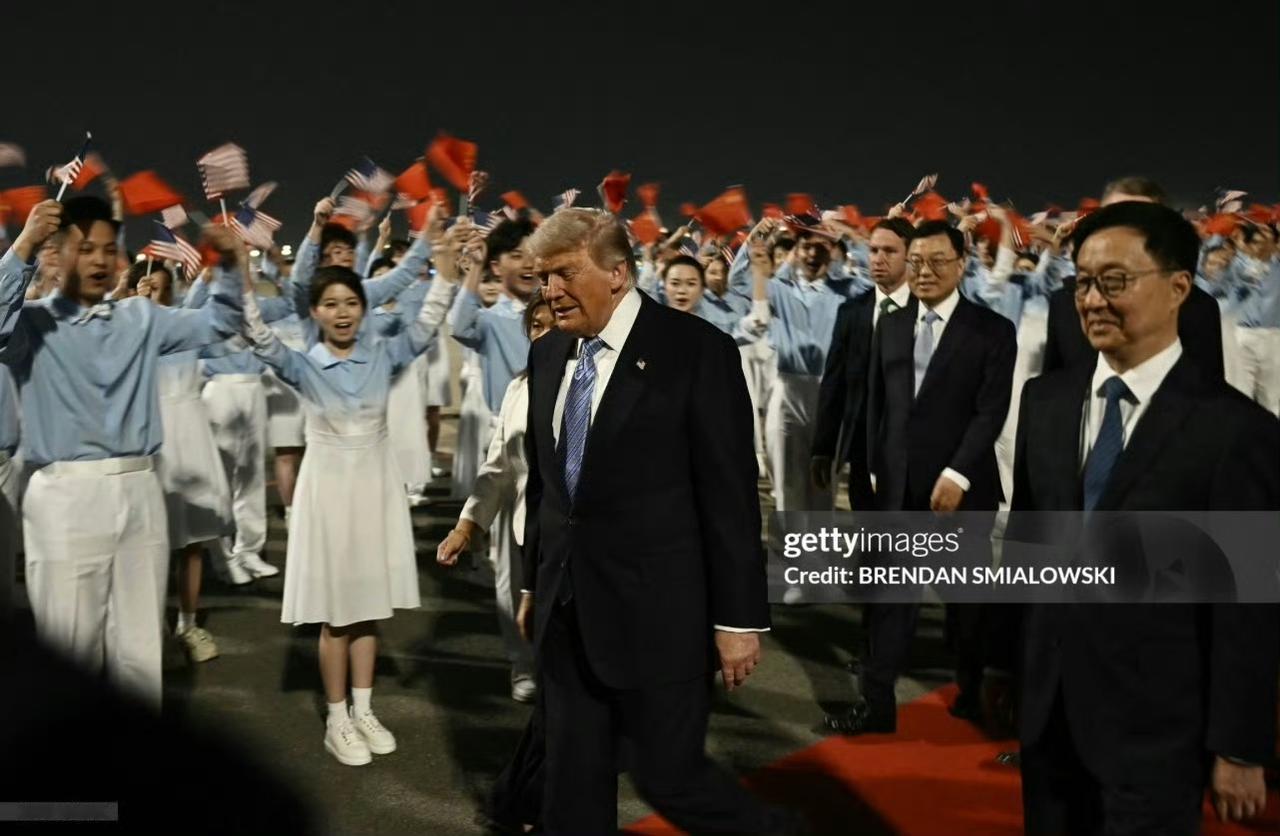 【琅河财经】其实，全球很多机构现在都预测
很快就会一场全球性质的金融风暴在前面