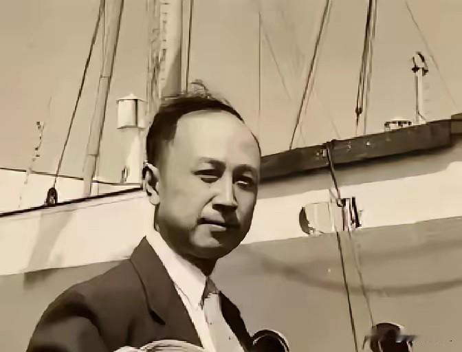 科学家钱学森对“摸石头过河”这一说法有着独特且科学的见解。钱学森认为，“摸石头过