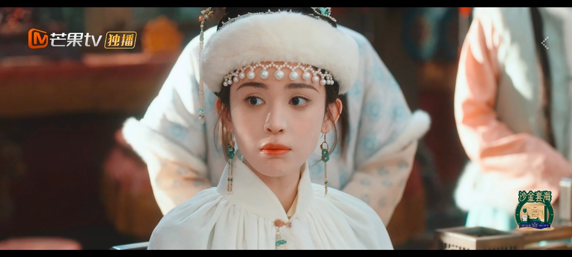 娜扎很适合这种清冷大小姐人设 