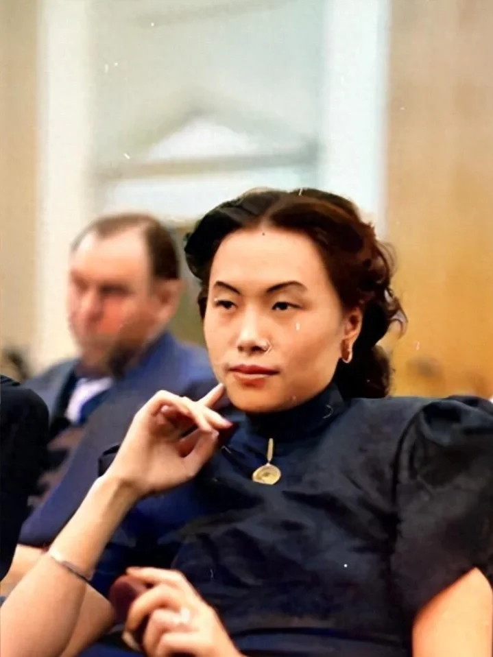 “中央通讯社”女记者｜1944年