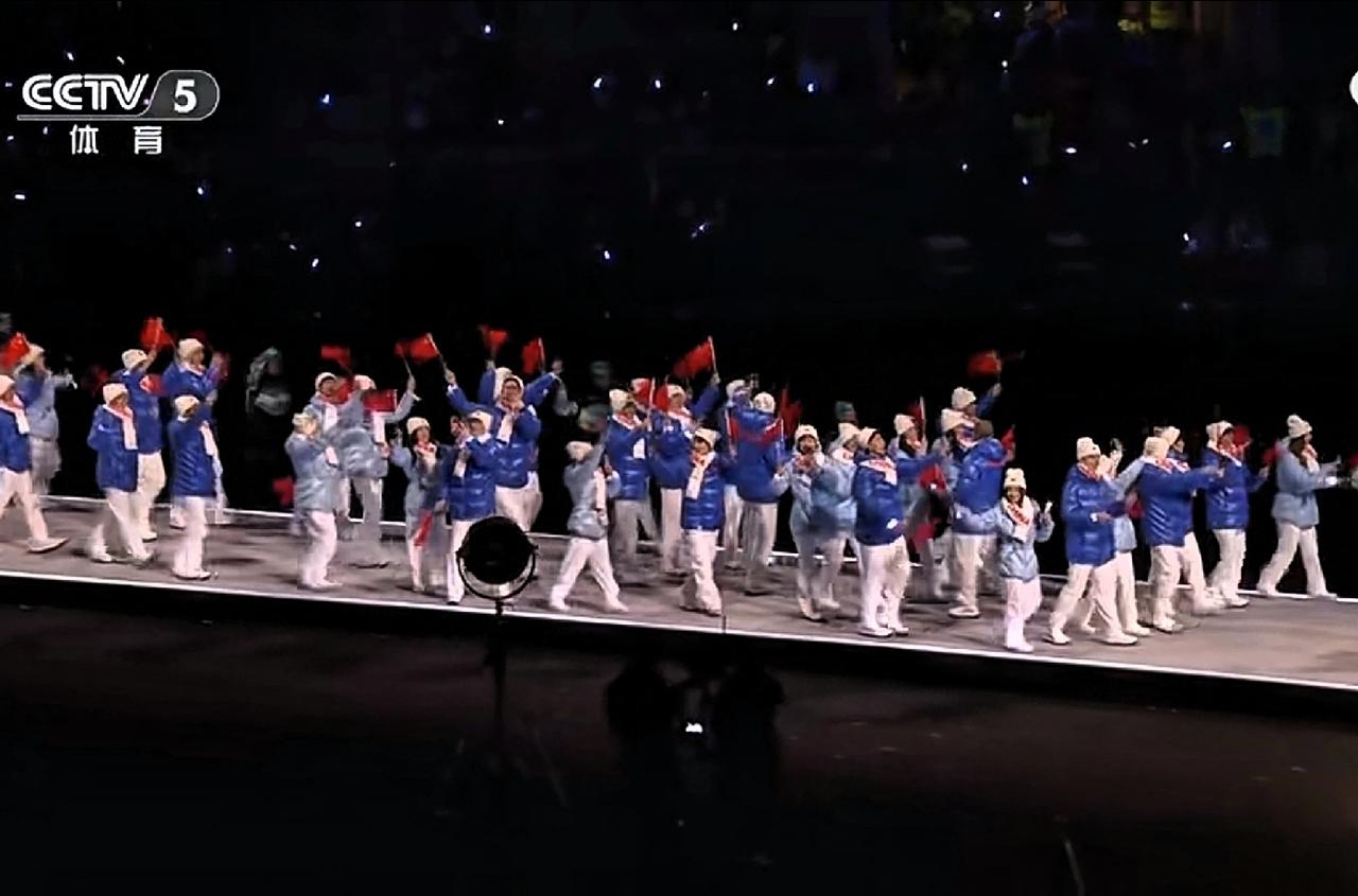 老铁们，米兰冬奥看了没？

中国代表团126人，东北籍的占了74个！旗手宁忠岩、