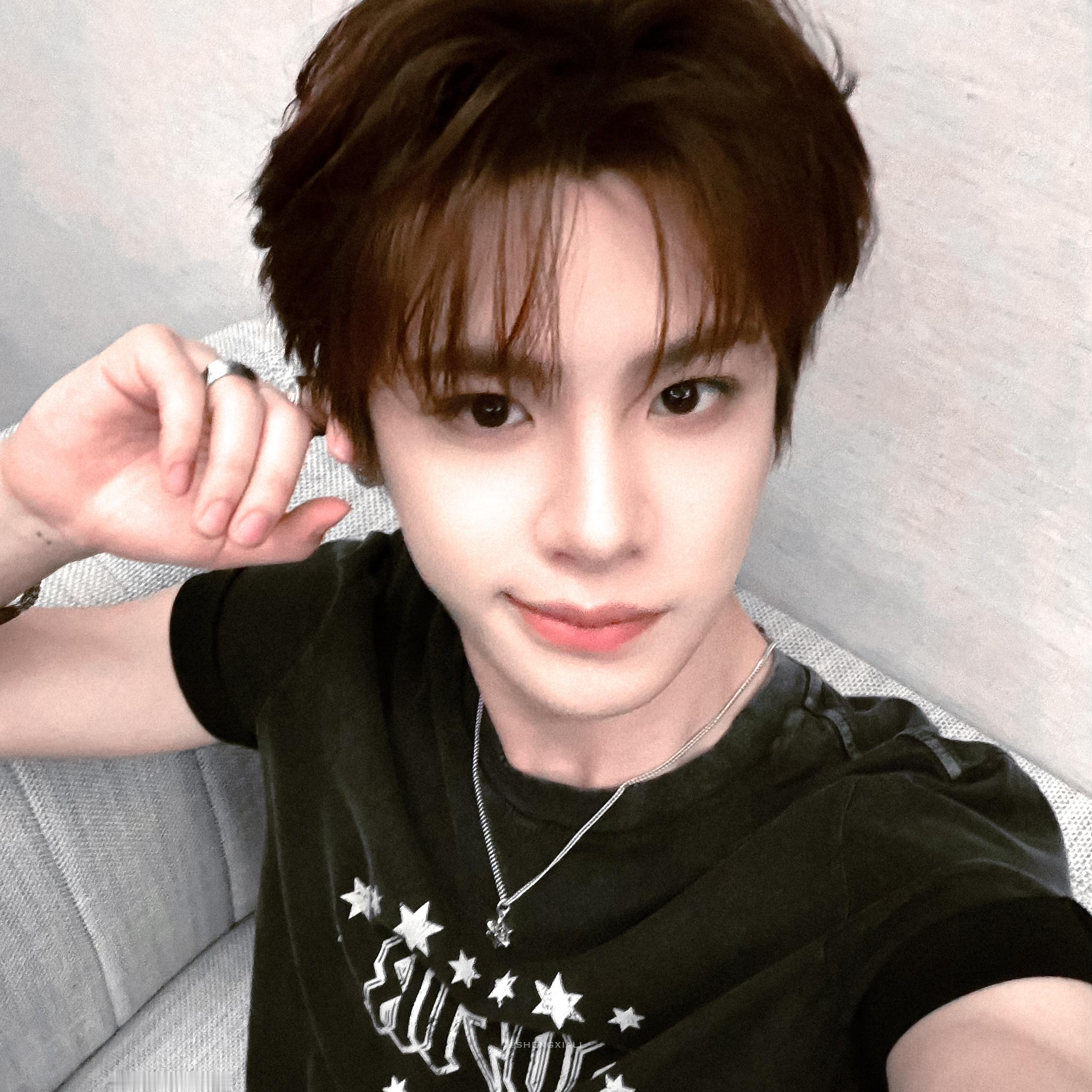 黄明昊 📸🎞️·风格化头像更新～ 