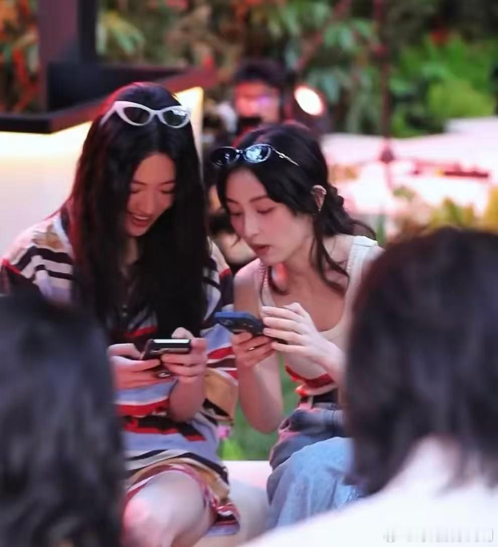 向涵之张子枫加微信向涵之张子枫加微信了！向涵之张子枫加联系方式