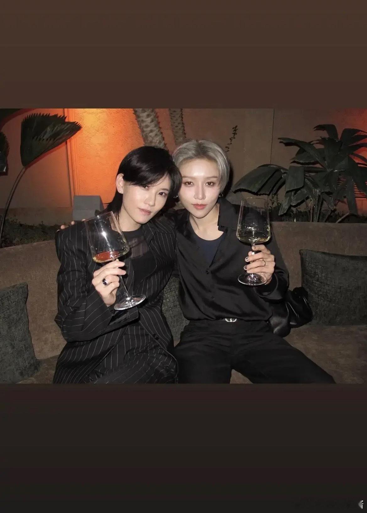 刘雨昕、陆柯燃近日同框，谁赢了 