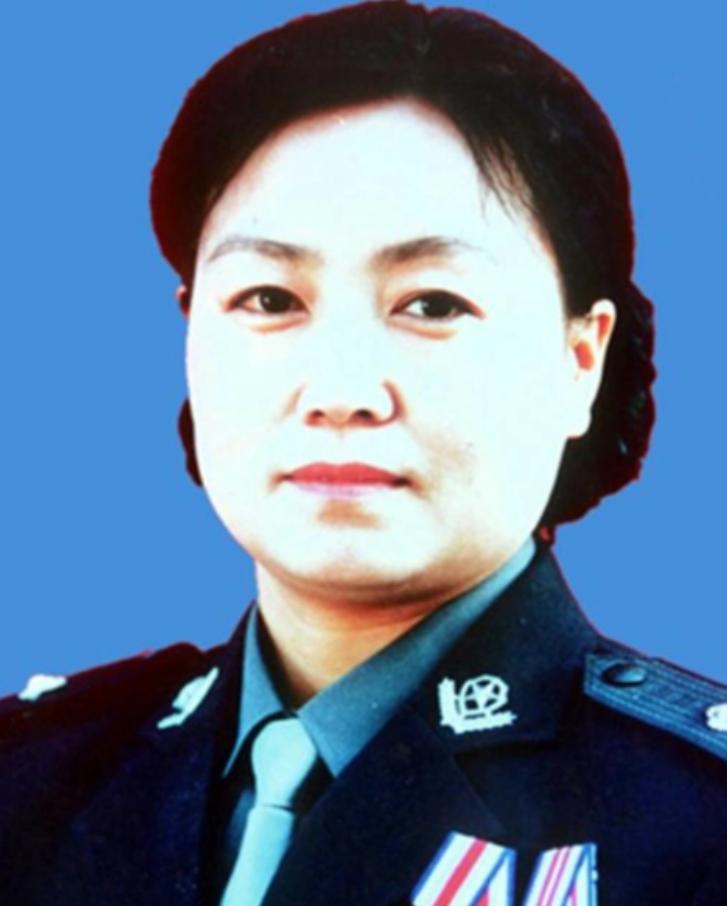 1997年起，登封五年，有26名女性遇害，公安局毫无进展，任长霞局长上任后，为了