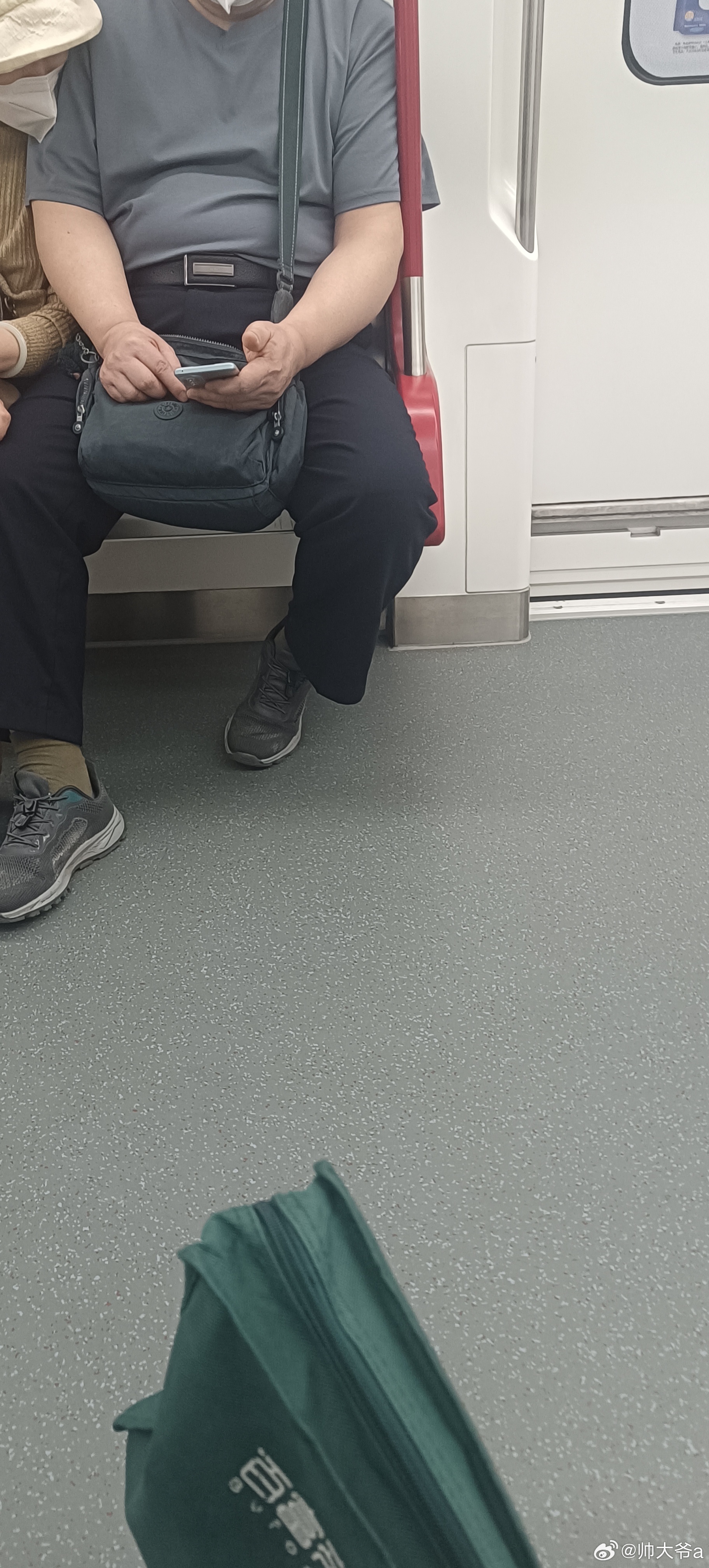 好压抑，不知道怎么了，这几天没喝酒！原来不喝酒，前几天喝出瘾？ 