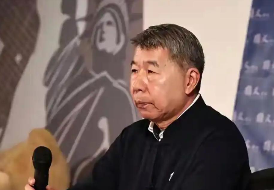 万万没想到！曾坚定力挺郑丽文访陆的张亚中，竟突然“反水”，对着国民党刚通过的军购