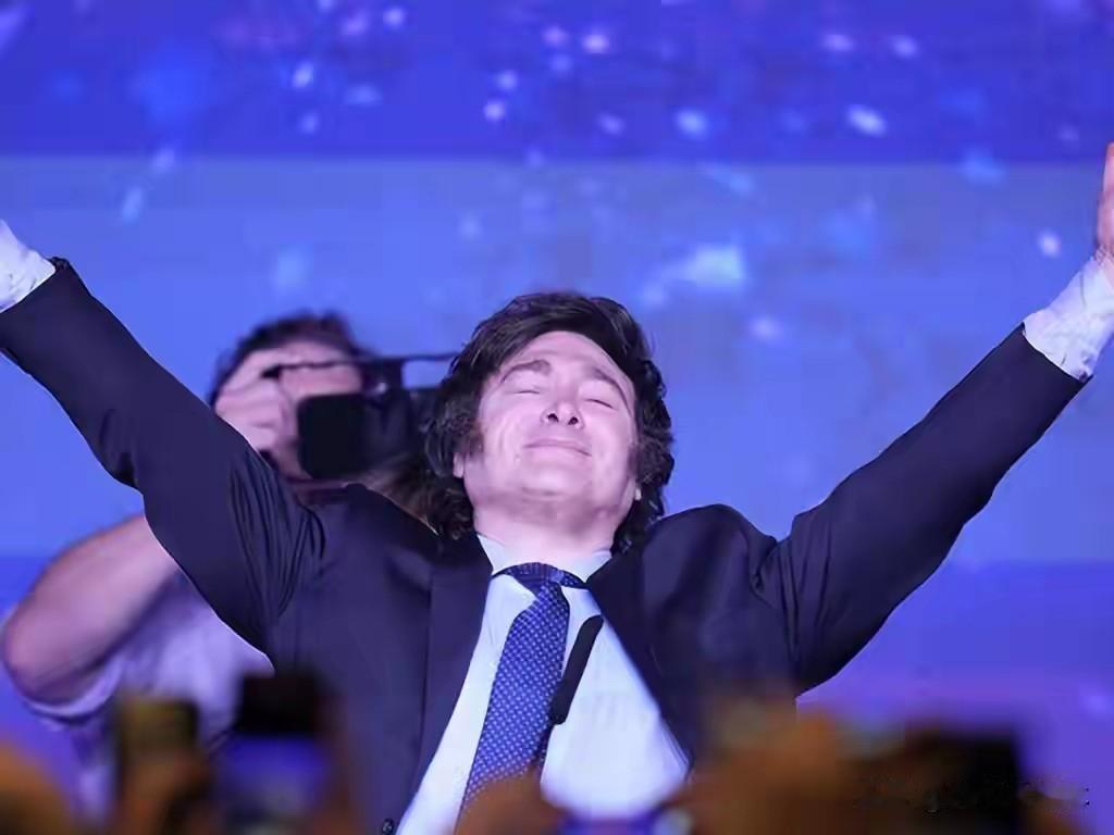 施压阻拦全部落空！百亿航道项目落定阿根廷，米莱吸取巴拿马教训果断靠拢中方
 
曾