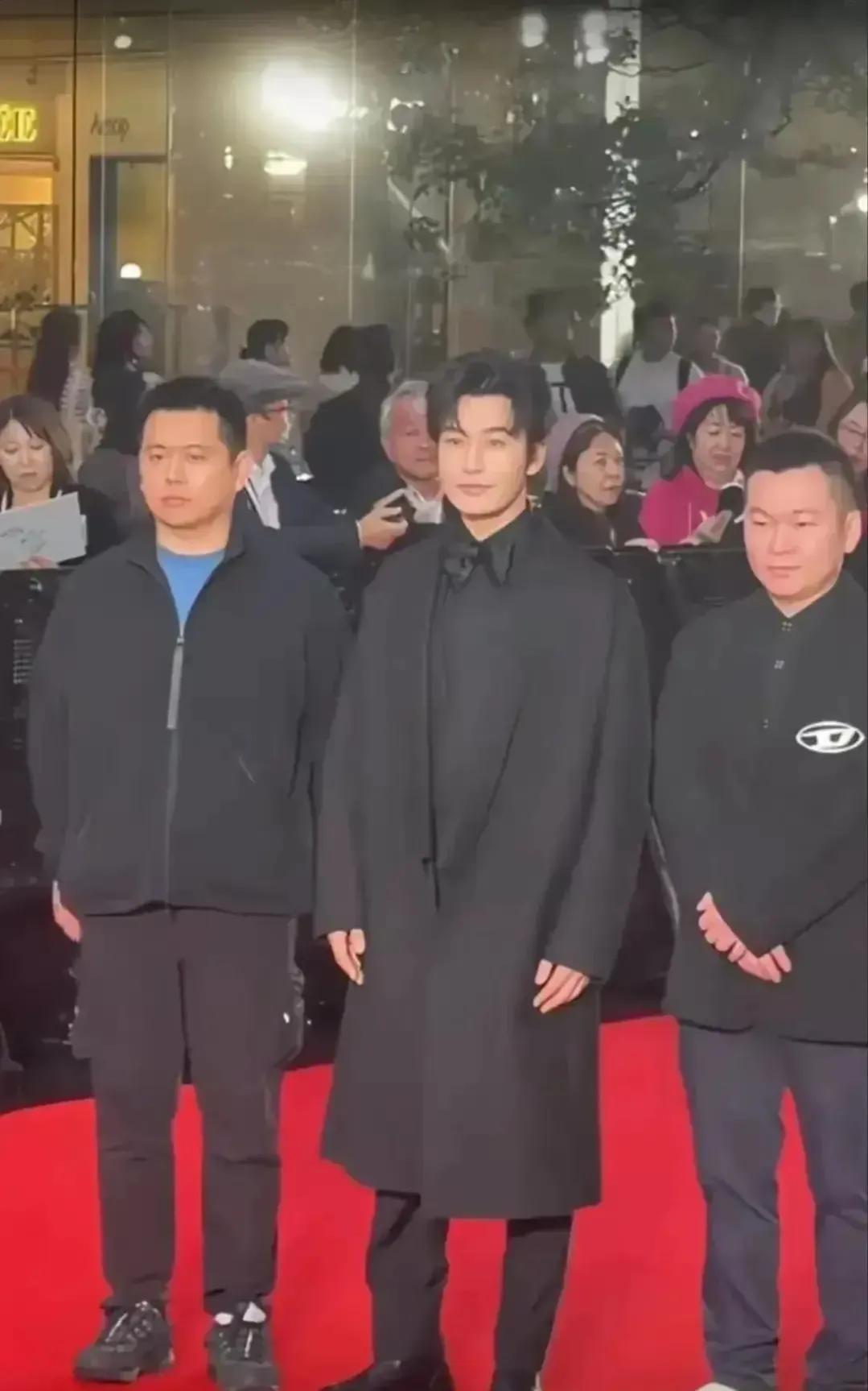 黄晓明“罪不至此”。他只是谈个恋爱，喜欢这种“绿茶”矫作女罢了，他是霸总，从不隐