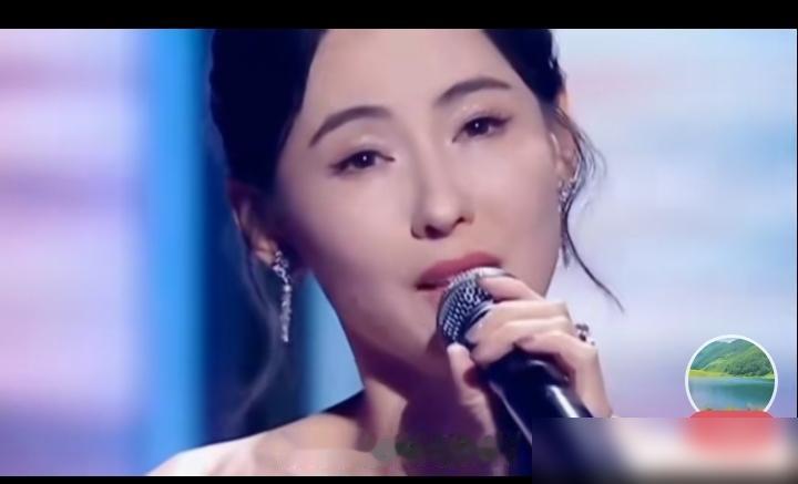 本以为张柏芝只是港颜天花板，听完她六一新歌我彻底沉默了！

真的这么多年大家提起