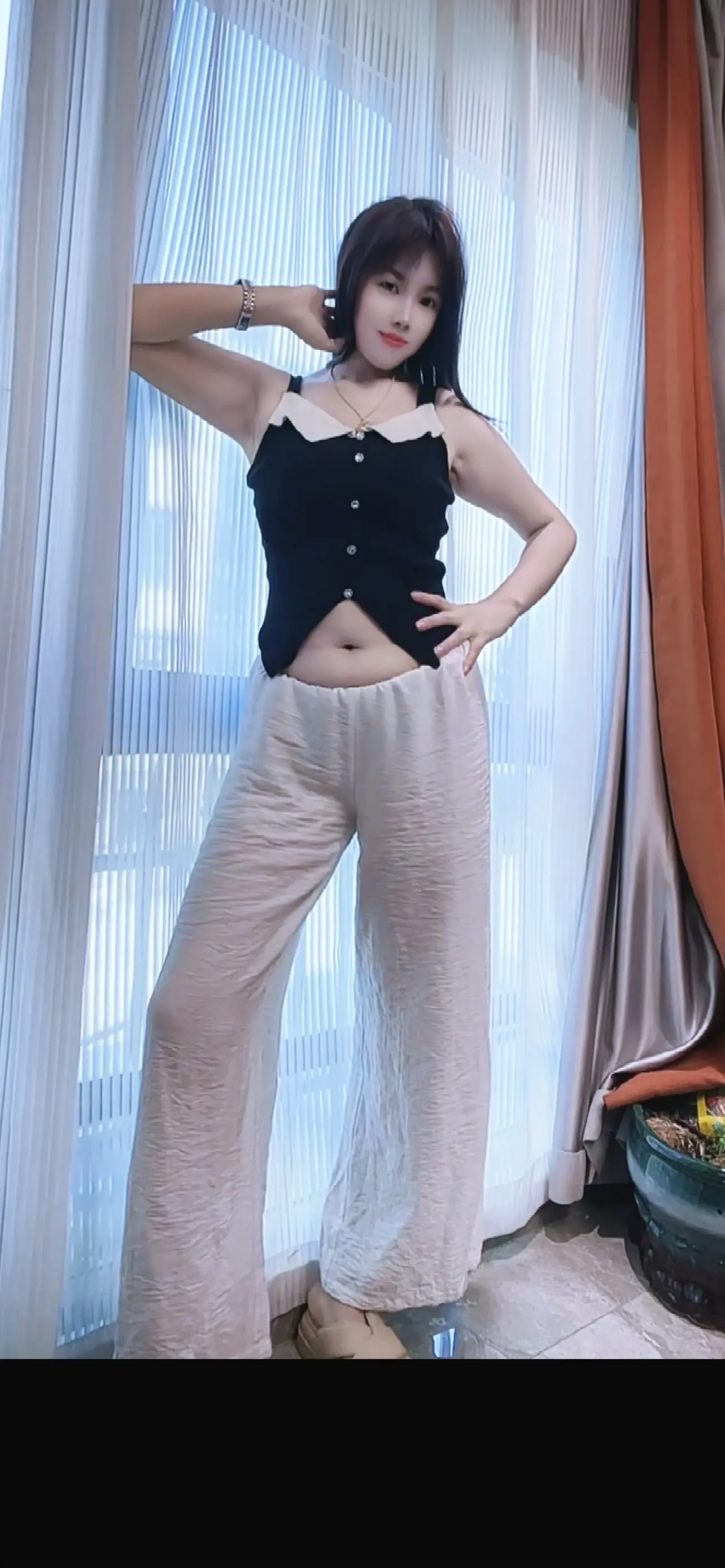 姐妹们把书读烂，把身练辣，把钱赚爆，困在爱里是笨蛋，现在才明白。除了赚...