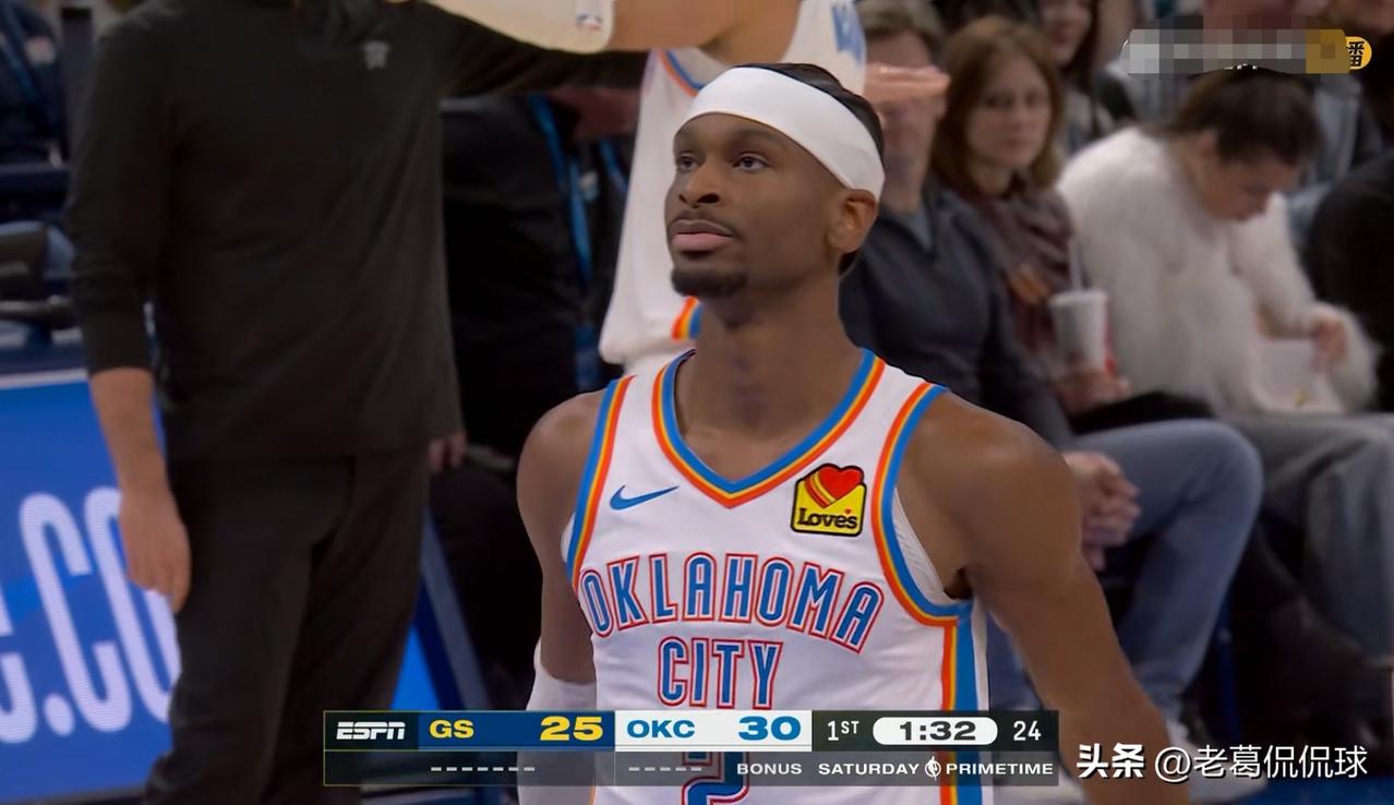 雷霆超级巨星亚历山大真是篮球之耻！在今天雷霆主场以104：97击败勇士的比赛中，