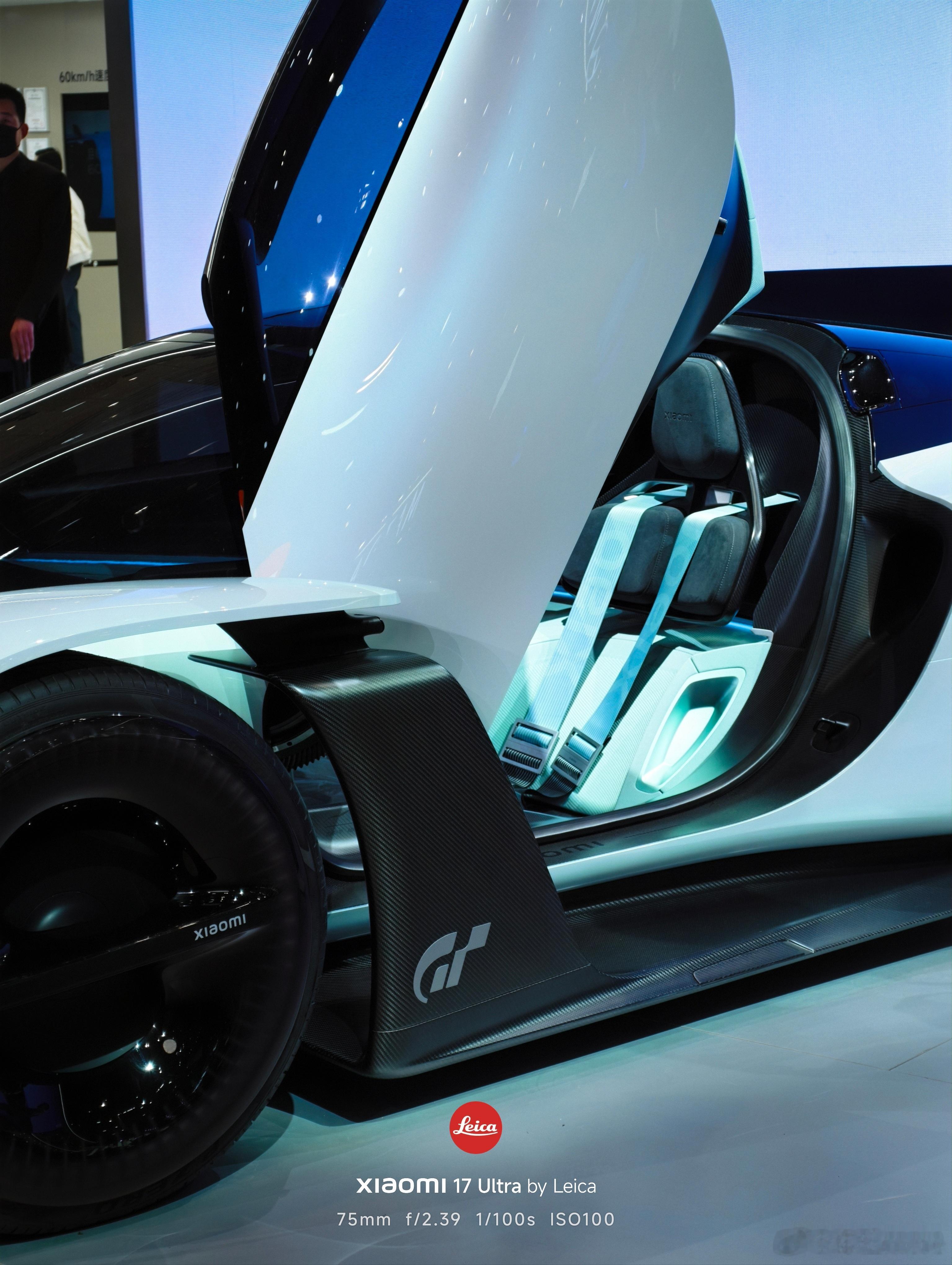 趁人少拍了几张小米VisionGT ，不是特别会拍、拍不出来近距离的感受，实车太