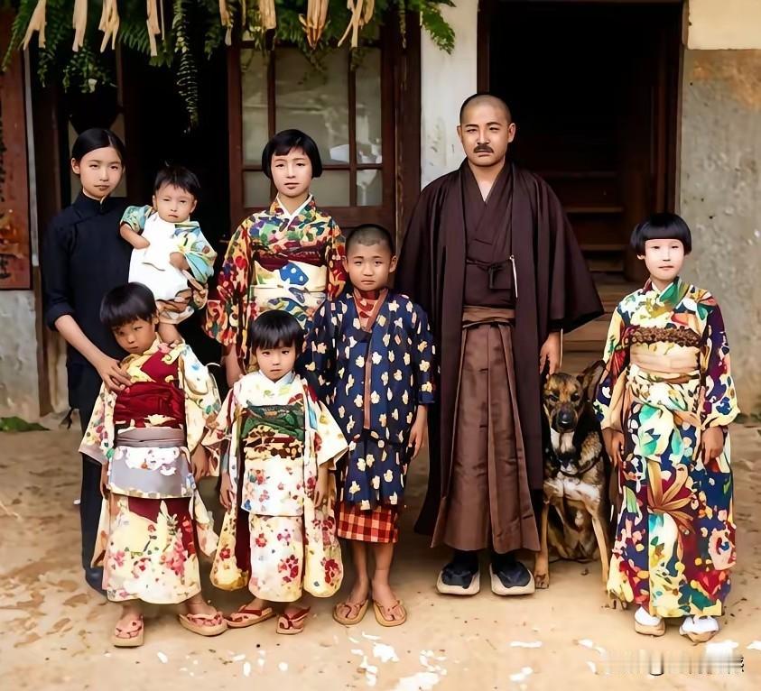 这一家子人虽然是中国人，但基本上都穿着本子的衣服，据说在弯弯这里，当年有很多这样