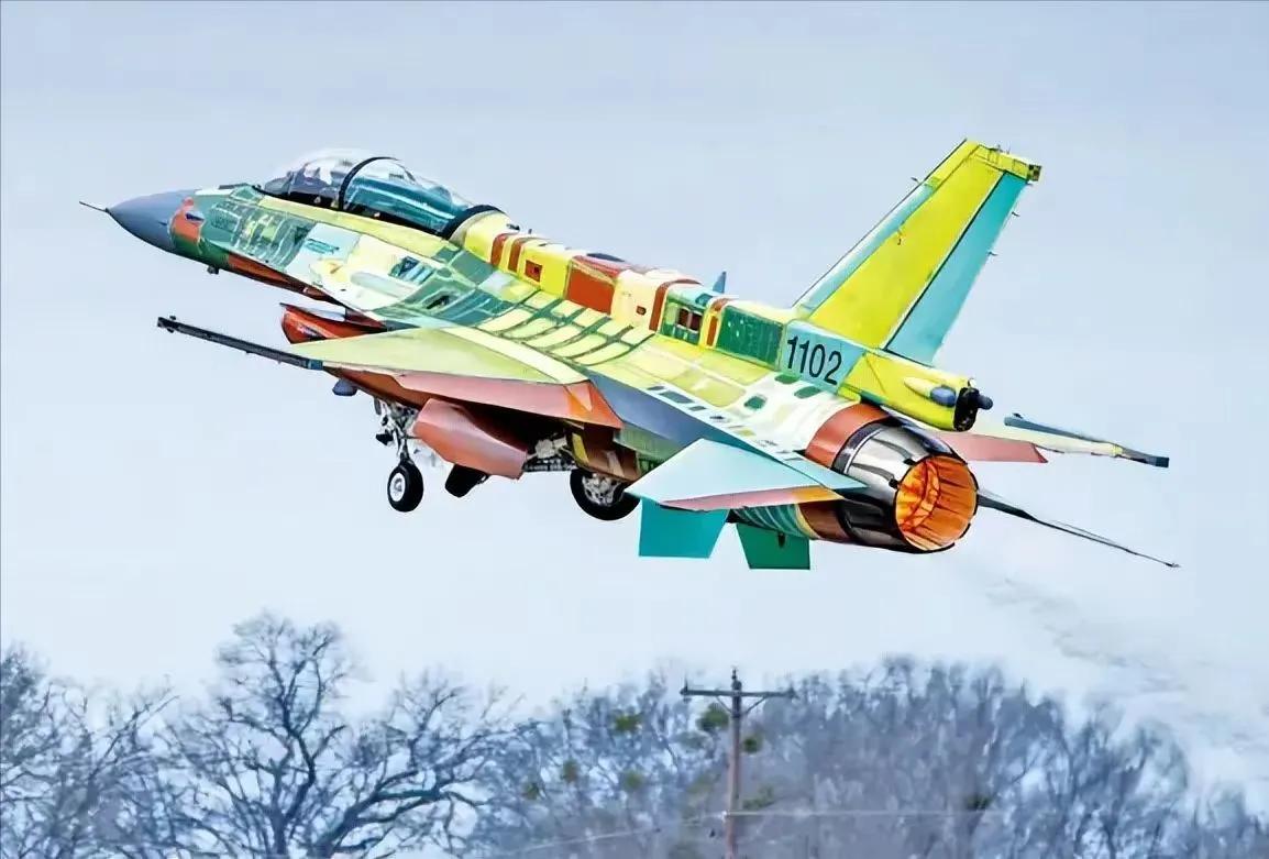 美国的航空工业严重堕落了，就像这款最新型的F-16C/D Block 70/72