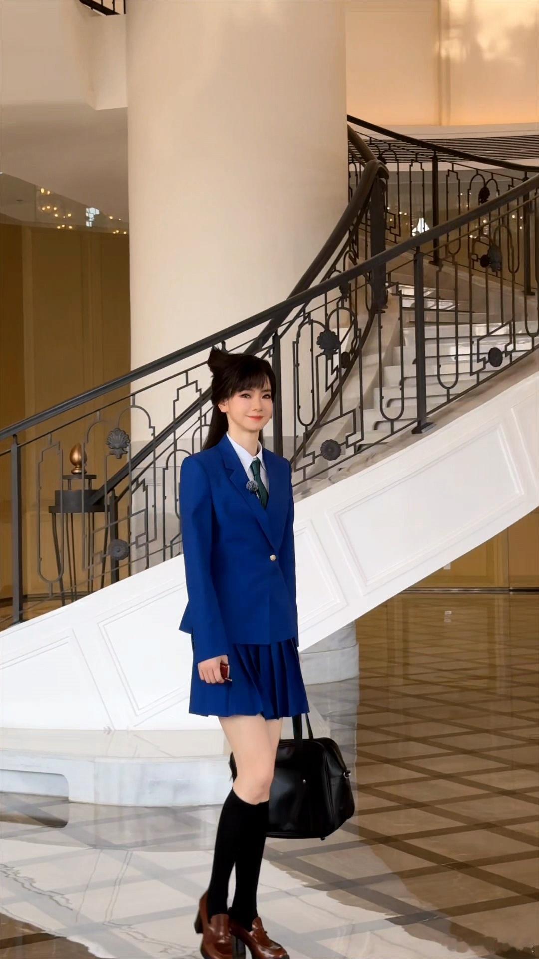 #戚薇女推cos小兰# 时隔一年看到戚薇回归女子推理社也让大家的心情都充满了期待