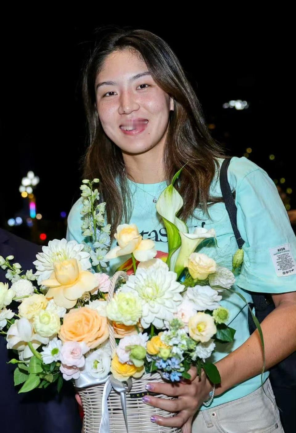 王欣瑜抵达武汉！王欣瑜真的越看越美丽，WTA的十大美人跑不掉。可惜了，只有美貌，