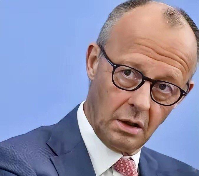 德国总理默茨7月15日公开表态：不反对中国汽车制造商接管陷入困境的德国汽车工厂。