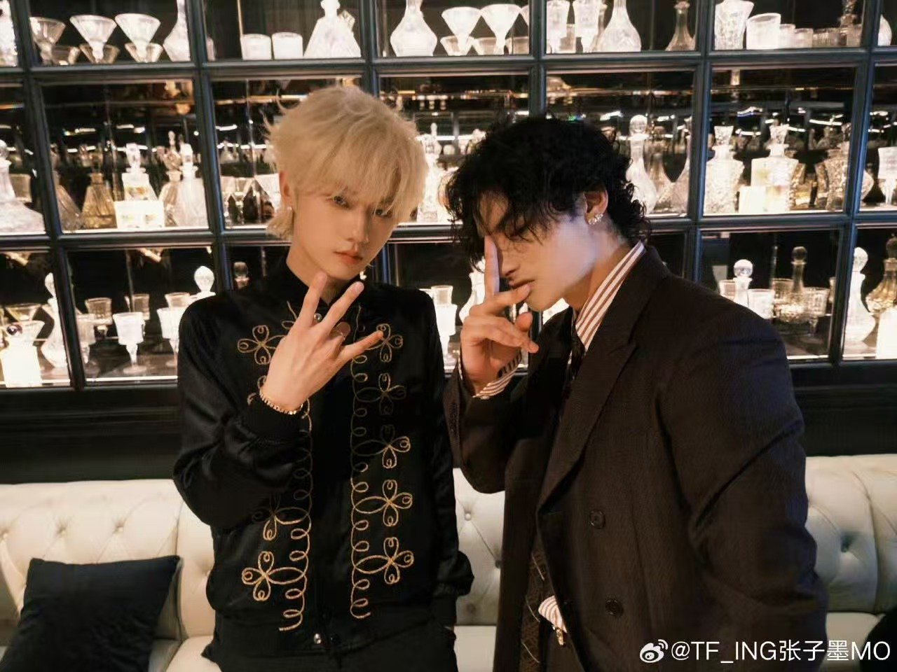 张子墨晒与李大奔合照张子墨李大奔合照 张子墨晒了李大奔合照 