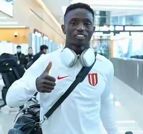 成都蓉城不换掉卡隆争冠就是个梦！2025赛季蓉城几场影响争冠的比赛暴露了蓉城锋线