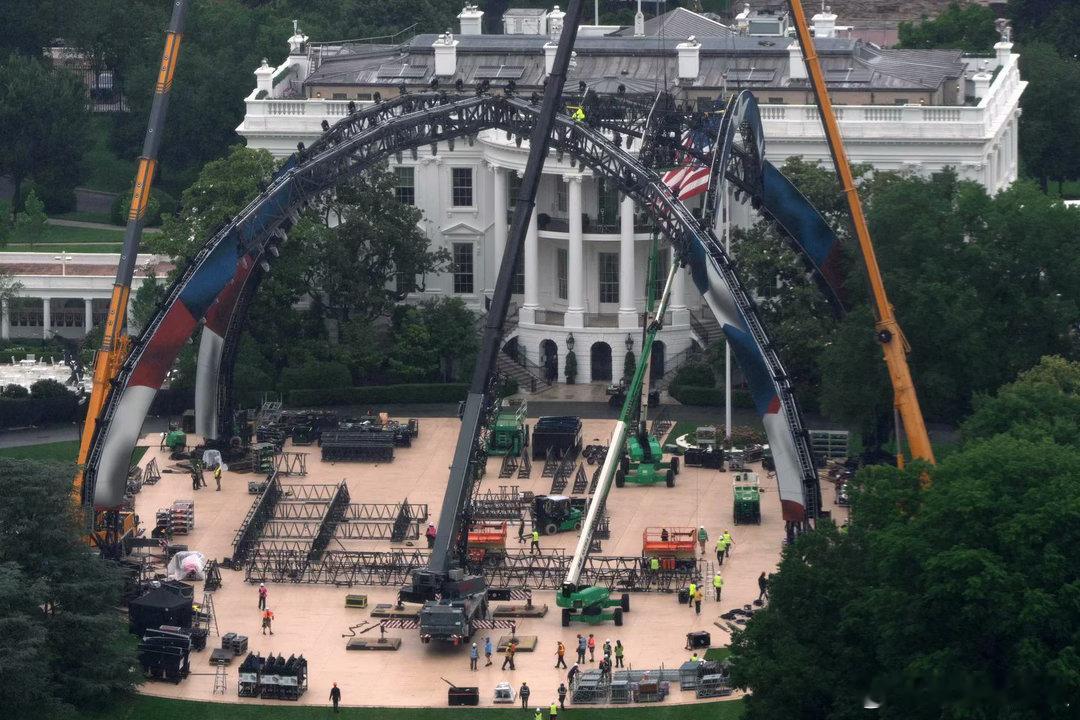 Trump下个月八十大寿，格斗比赛庆生，正在白宫搭台 