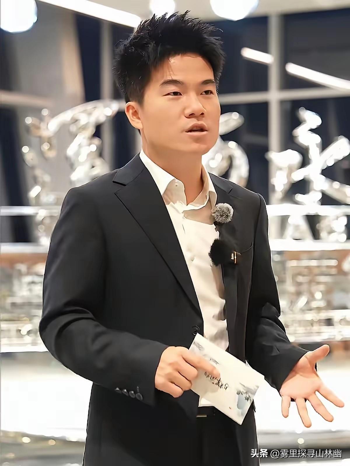 果然，越有钱的人越爱折腾。你看看董宇辉就知道了，明明大环境这么不好，他作为三省科