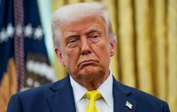 最后通牒！北京直接掐断了特朗普4月的登机口。200亿美元的对台军售，就是美国自掘