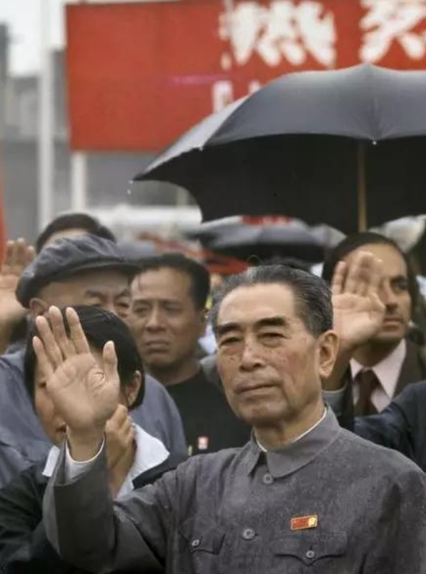 真正的清廉与自律，从不是轰轰烈烈的壮举，而是藏在一餐一饭、一言一行的细碎日常里，
