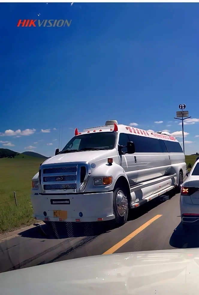 想问问大家，出去玩开电车，还是开这种大马力油车？